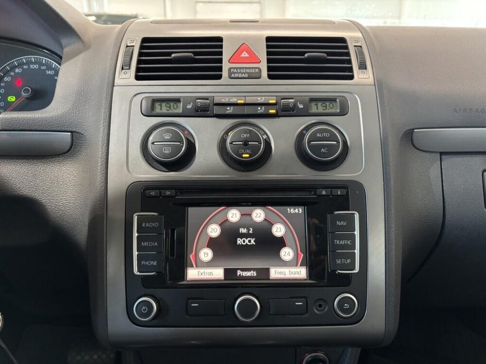 Volkswagen Touran 13