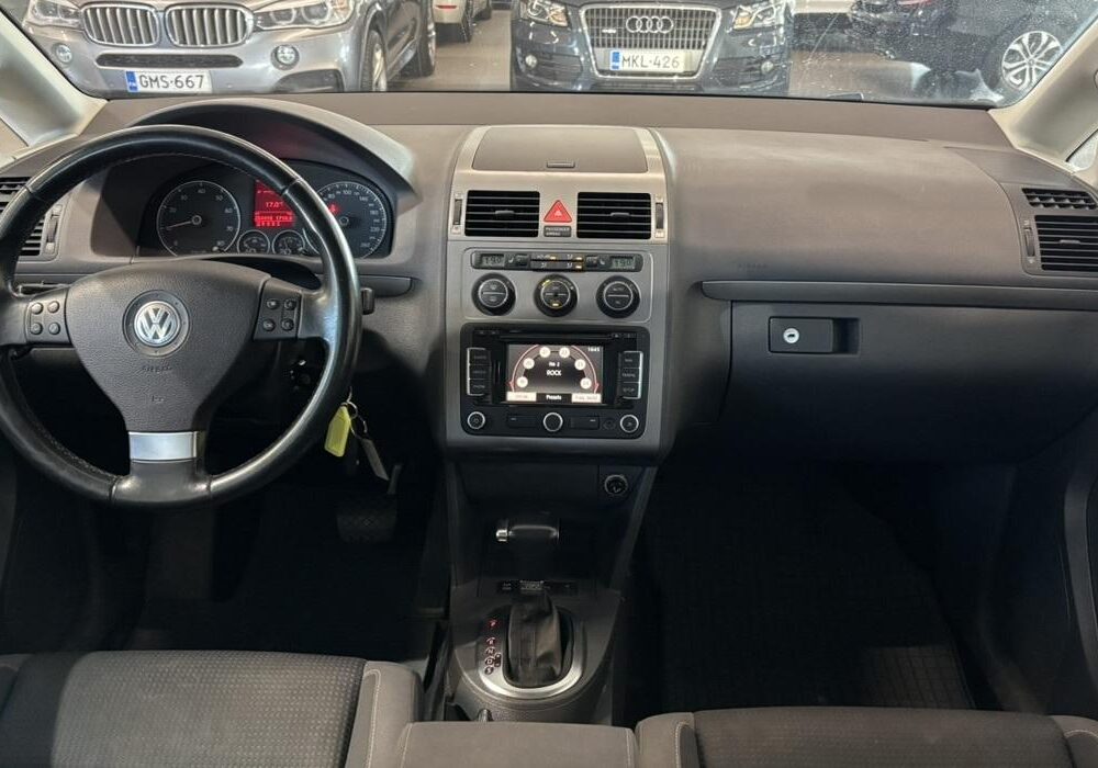 Volkswagen Touran 11