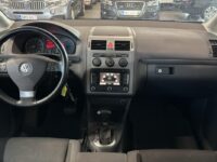 Volkswagen Touran 11