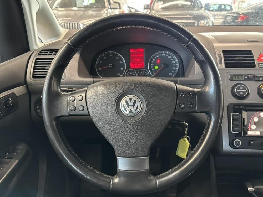 Volkswagen Touran 12