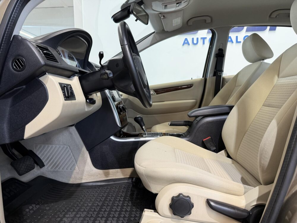 Mercedes-Benz B 8