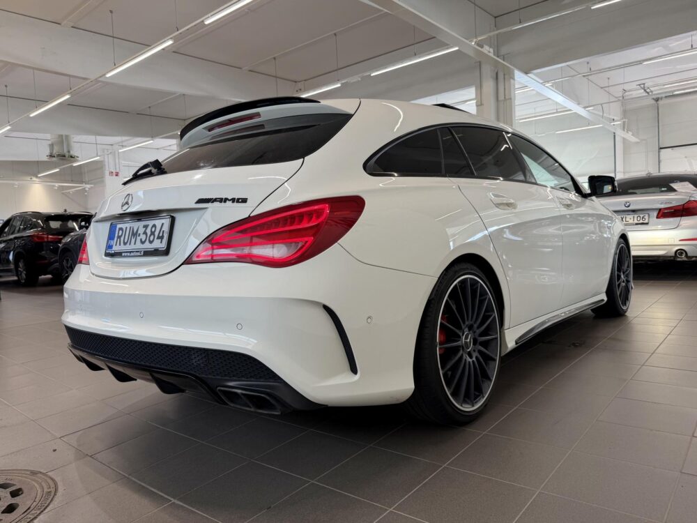 Mercedes-Benz CLA 45 AMG 5