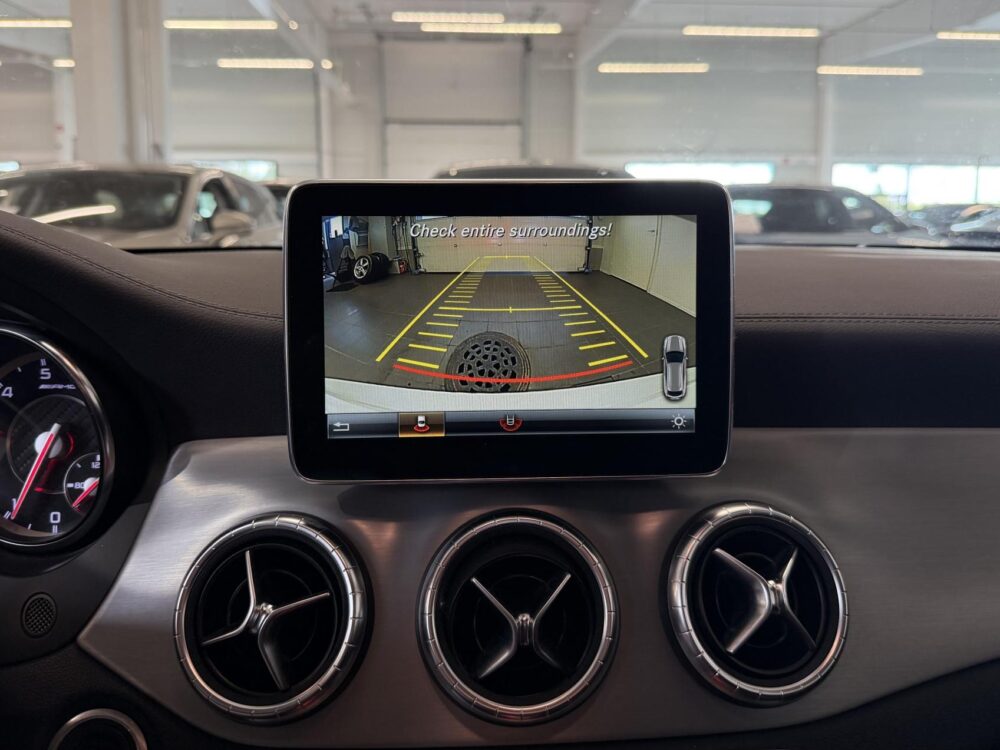 Mercedes-Benz CLA 45 AMG 22
