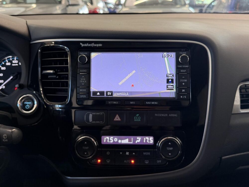 Mitsubishi Outlander PHEV 18