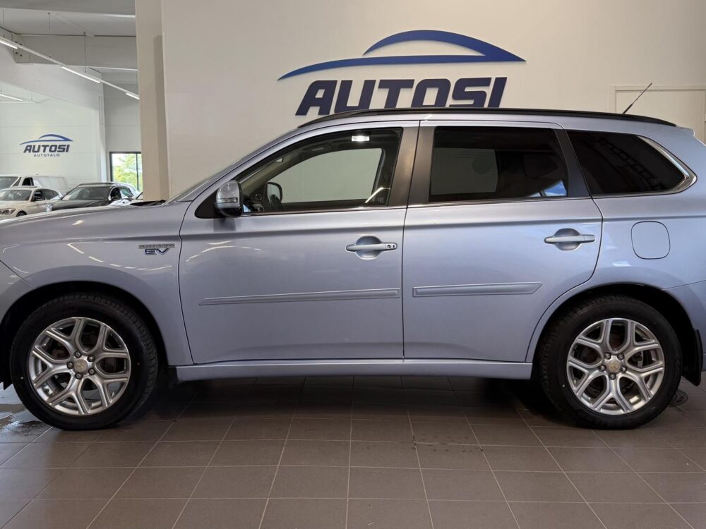 Mitsubishi Outlander PHEV 2