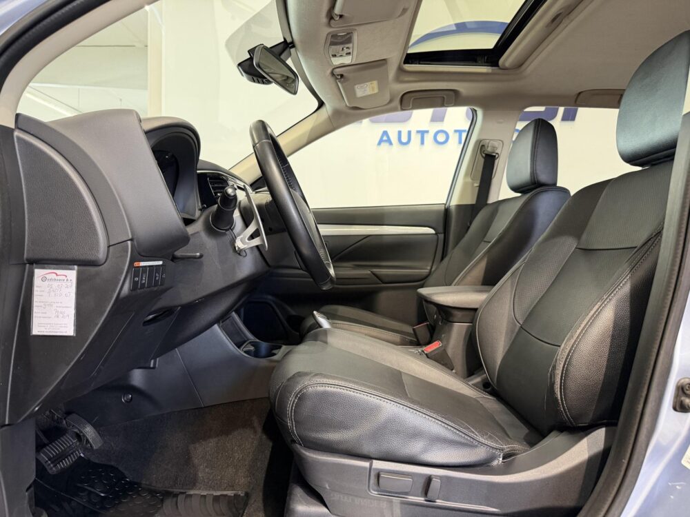 Mitsubishi Outlander PHEV 7
