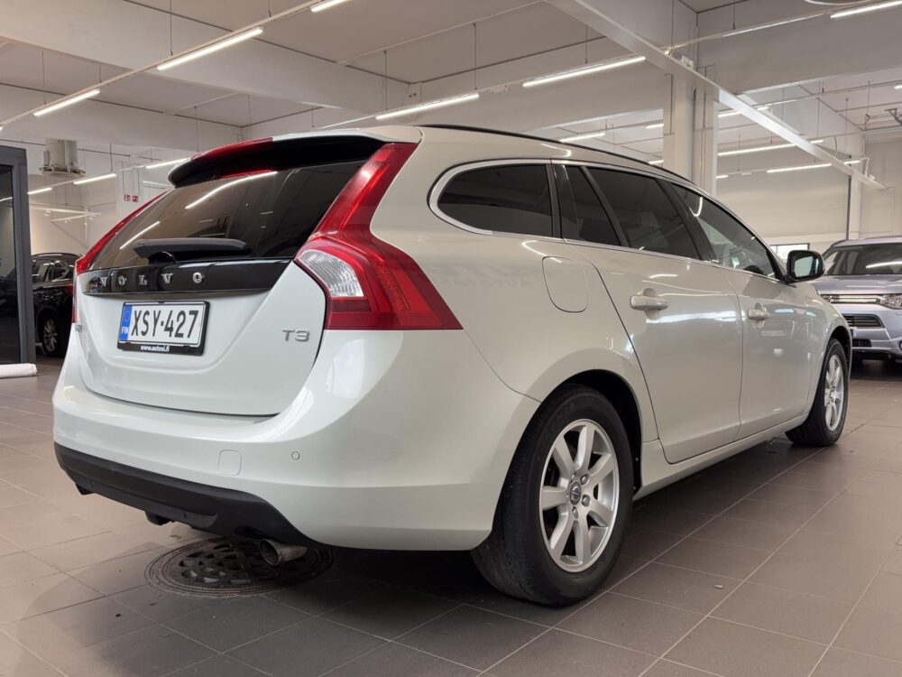 Volvo V60 4