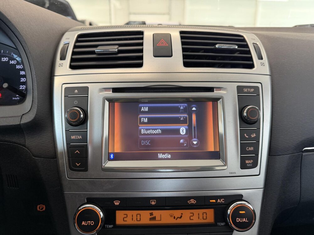 Toyota Avensis 18