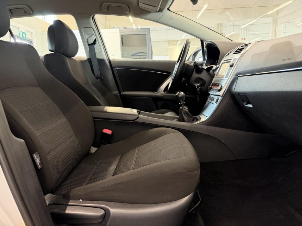 Toyota Avensis 12
