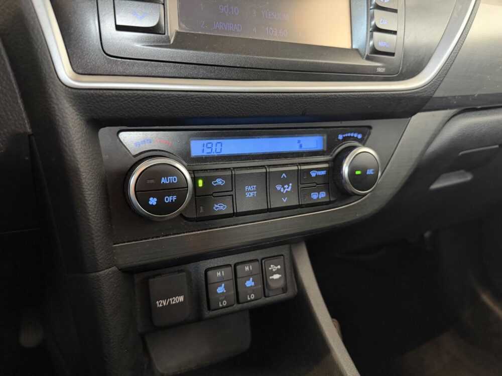 Toyota Auris 16