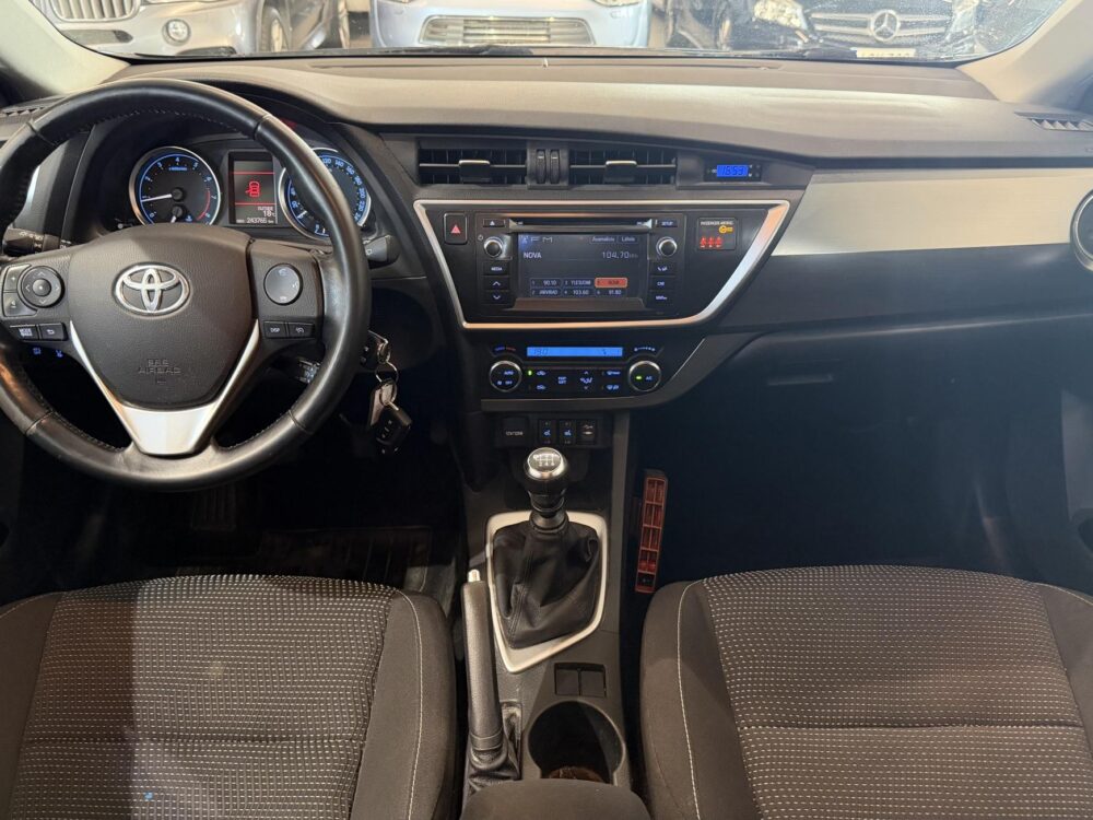 Toyota Auris 12