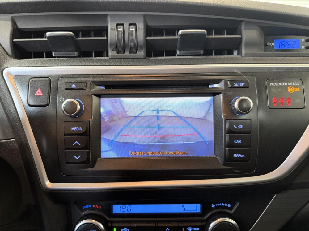 Toyota Auris 15
