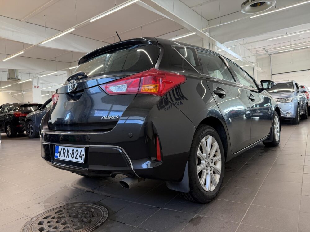 Toyota Auris 4