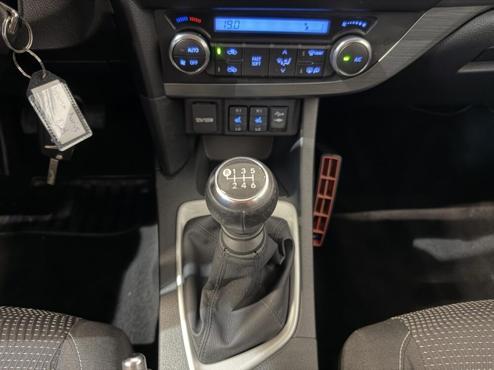 Toyota Auris 15