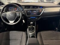Toyota Auris 12
