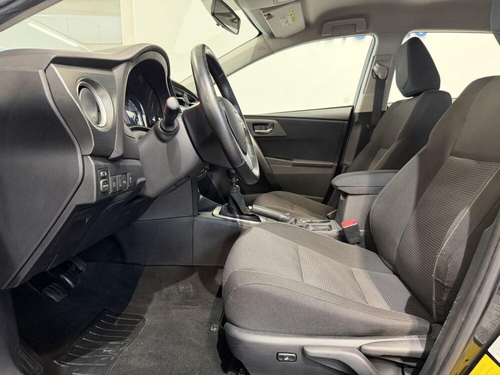 Toyota Auris 6