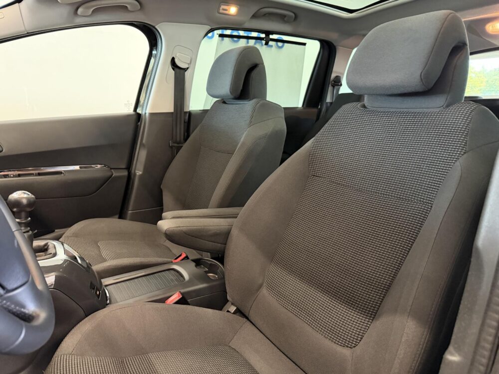 Peugeot 5008 16