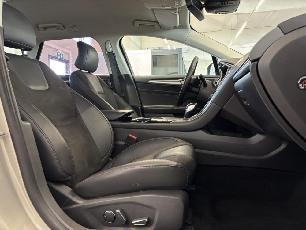 Ford Mondeo 10