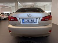 Lexus IS 4
