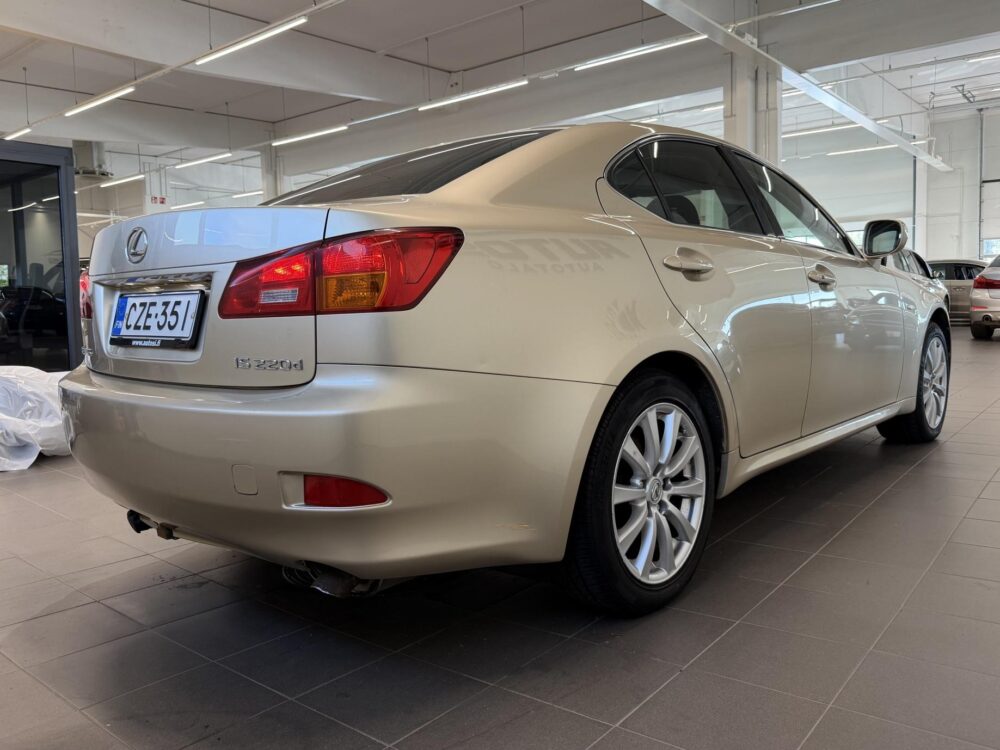 Lexus IS 5