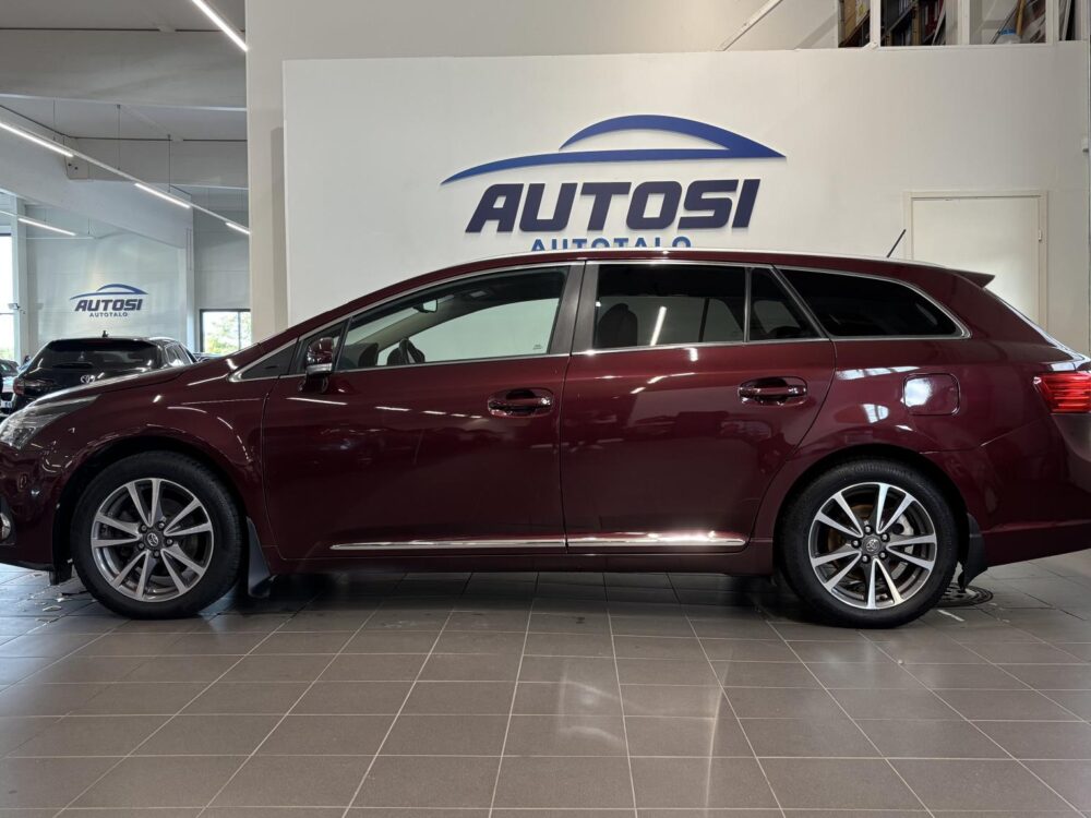 Toyota Avensis 2