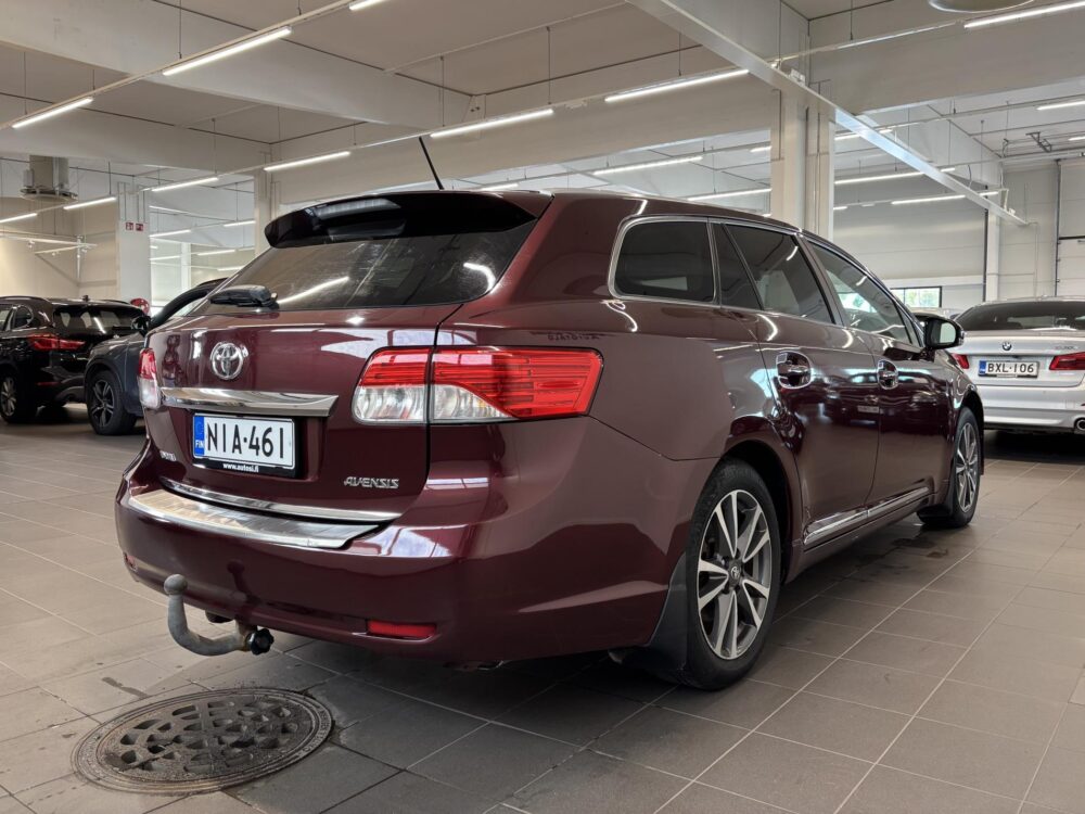 Toyota Avensis 4