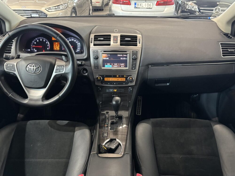 Toyota Avensis 11