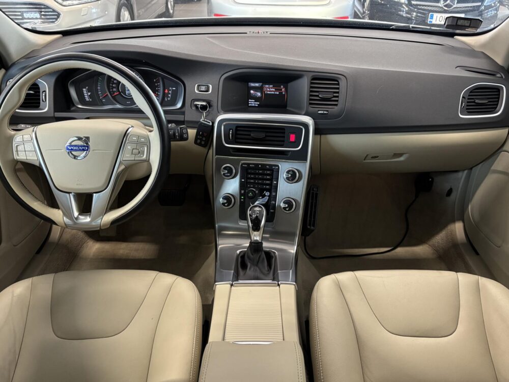 Volvo V60 11