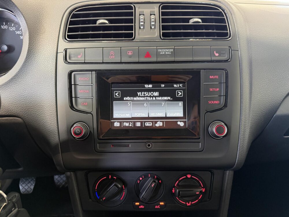 Volkswagen Polo 13