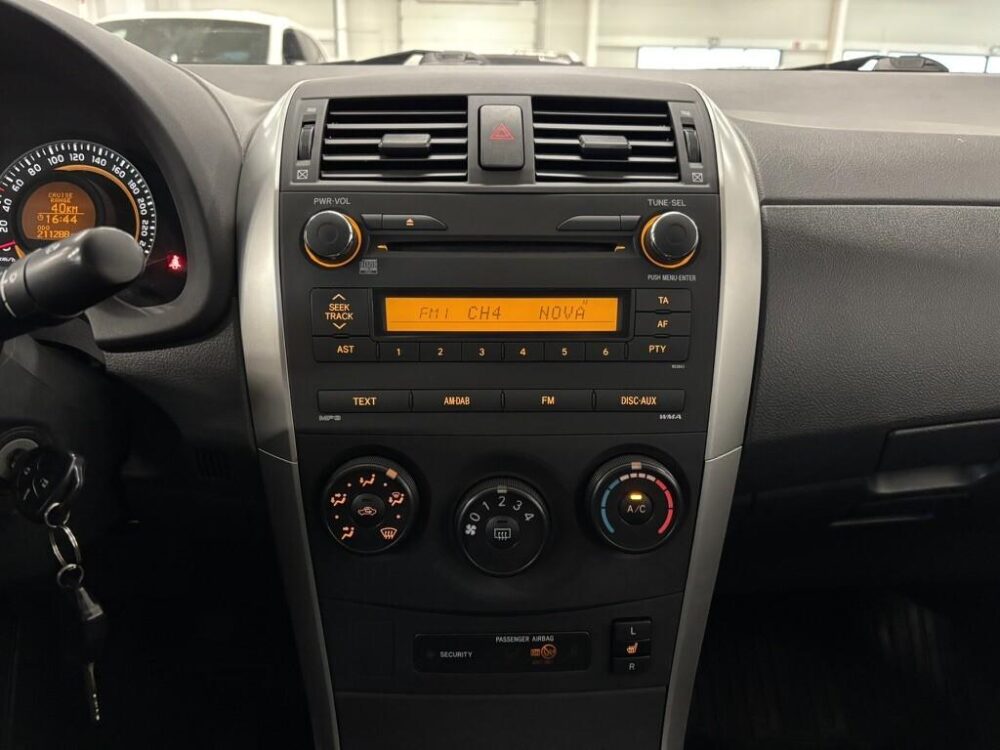 Toyota Corolla 13
