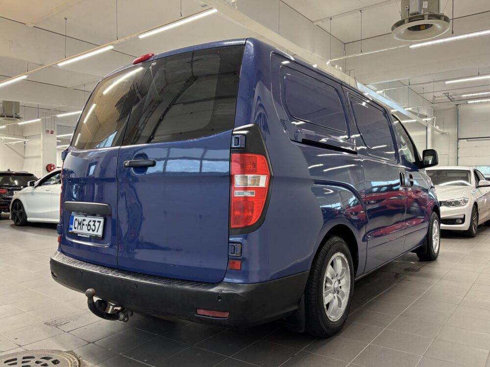 Hyundai H-1 4