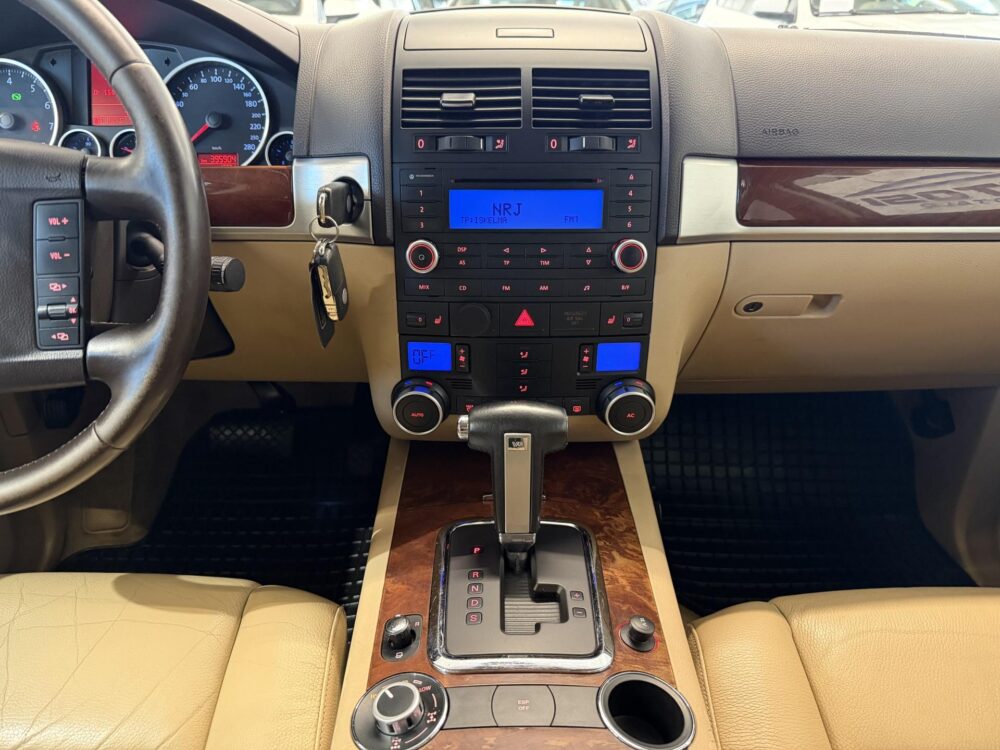 Volkswagen Touareg 9