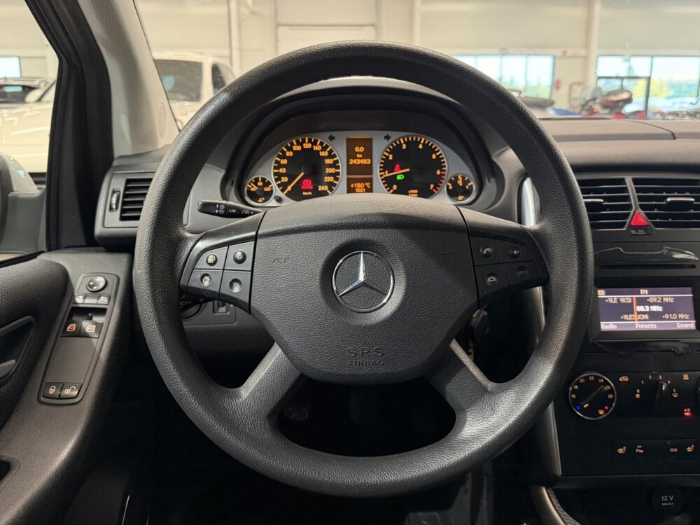 Mercedes-Benz B 8