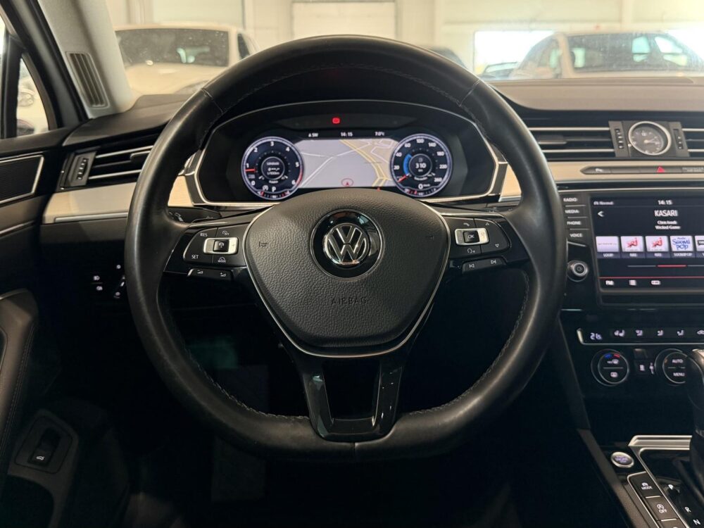 Volkswagen Passat 9