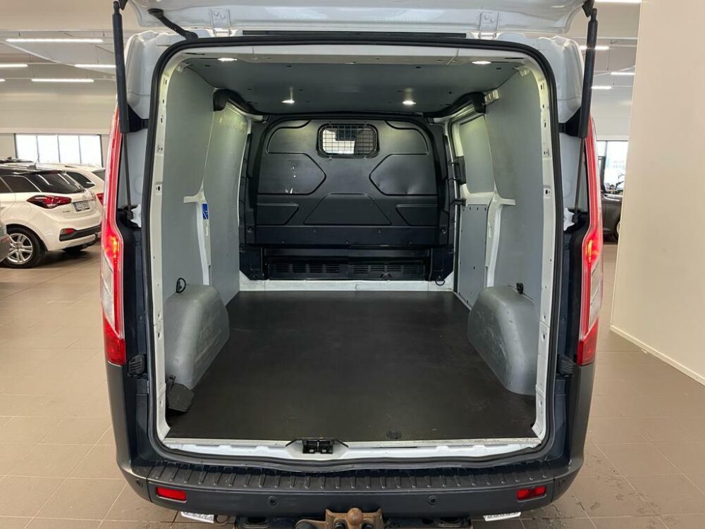 Ford Transit Custom 10
