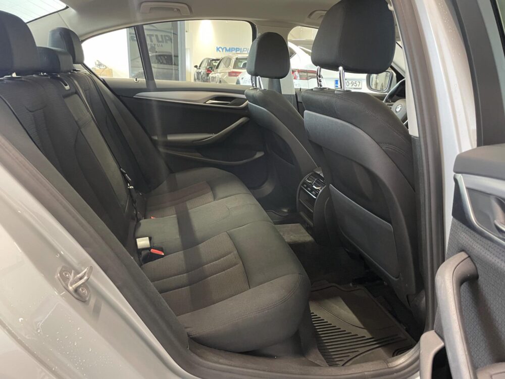 BMW 530 13
