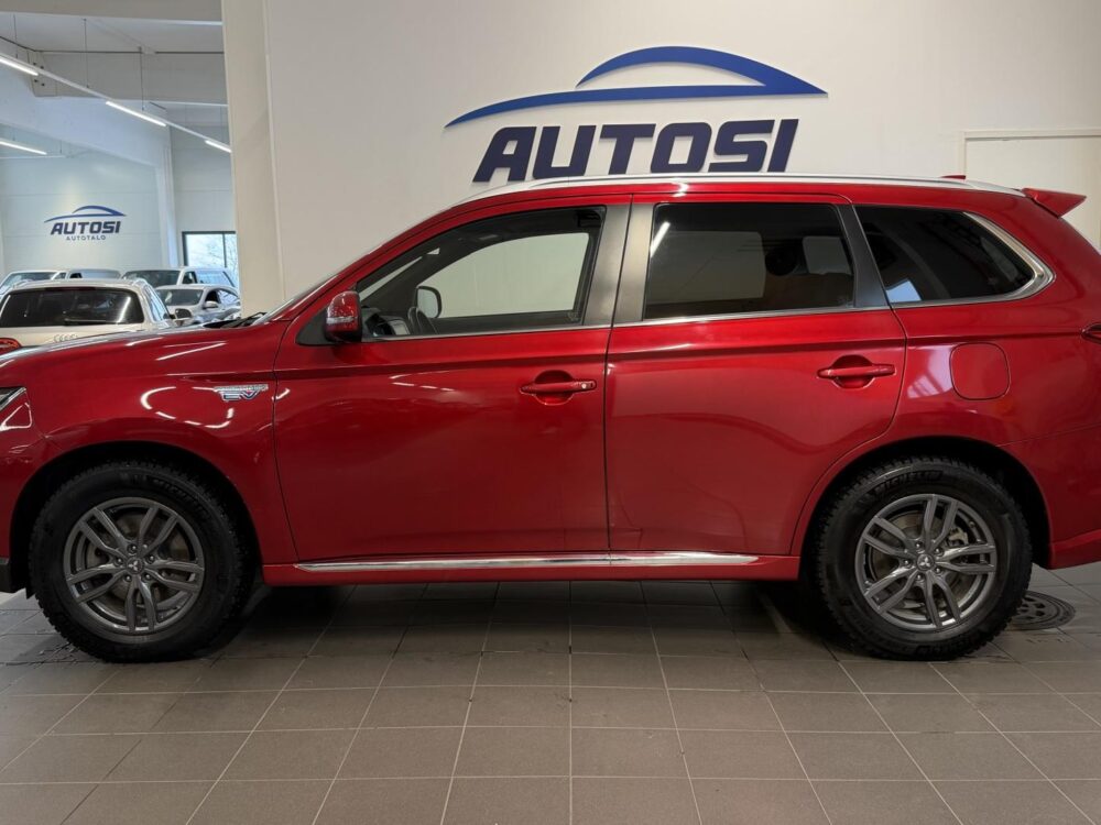 Mitsubishi Outlander PHEV 3