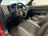 Mitsubishi Outlander PHEV 16