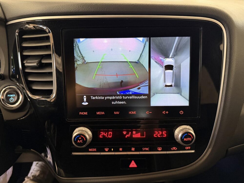 Mitsubishi Outlander PHEV 22