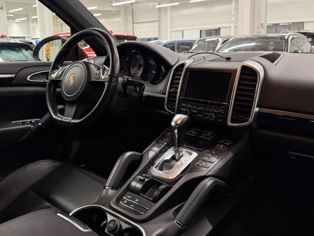 Porsche Cayenne 16