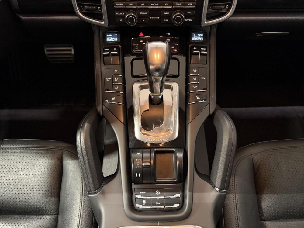 Porsche Cayenne 25