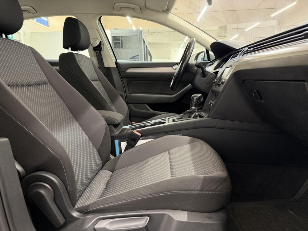 Volkswagen Passat 10