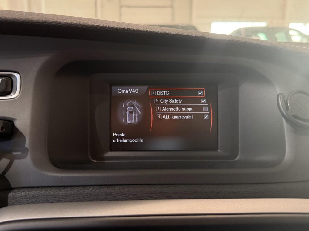 Volvo V40 17