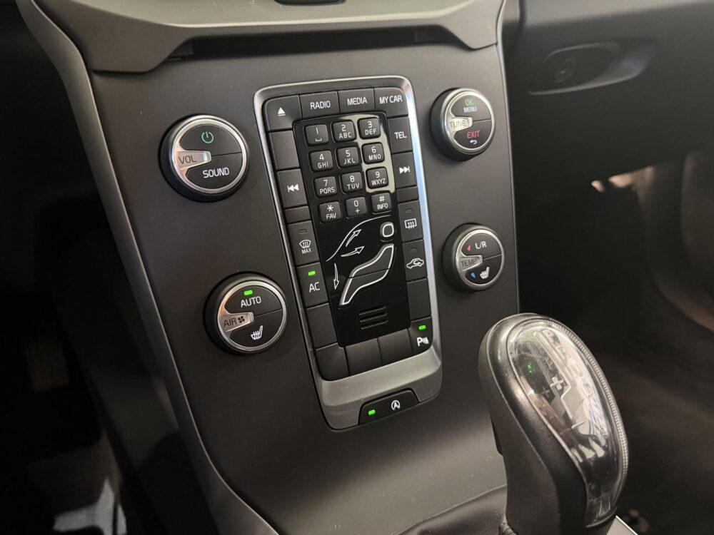 Volvo V40 16