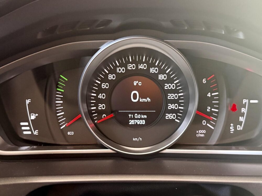 Volvo V40 14