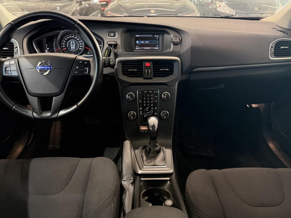 Volvo V40 12