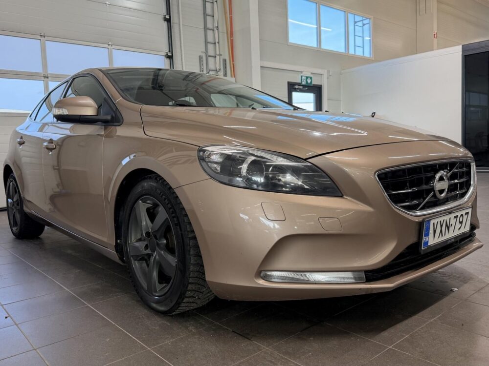 Volvo V40 9