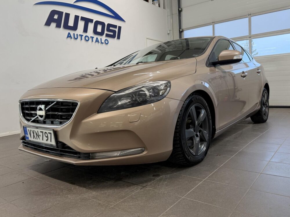 Volvo V40 1