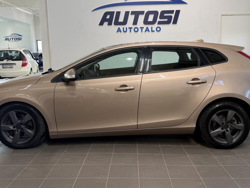 Volvo V40 3