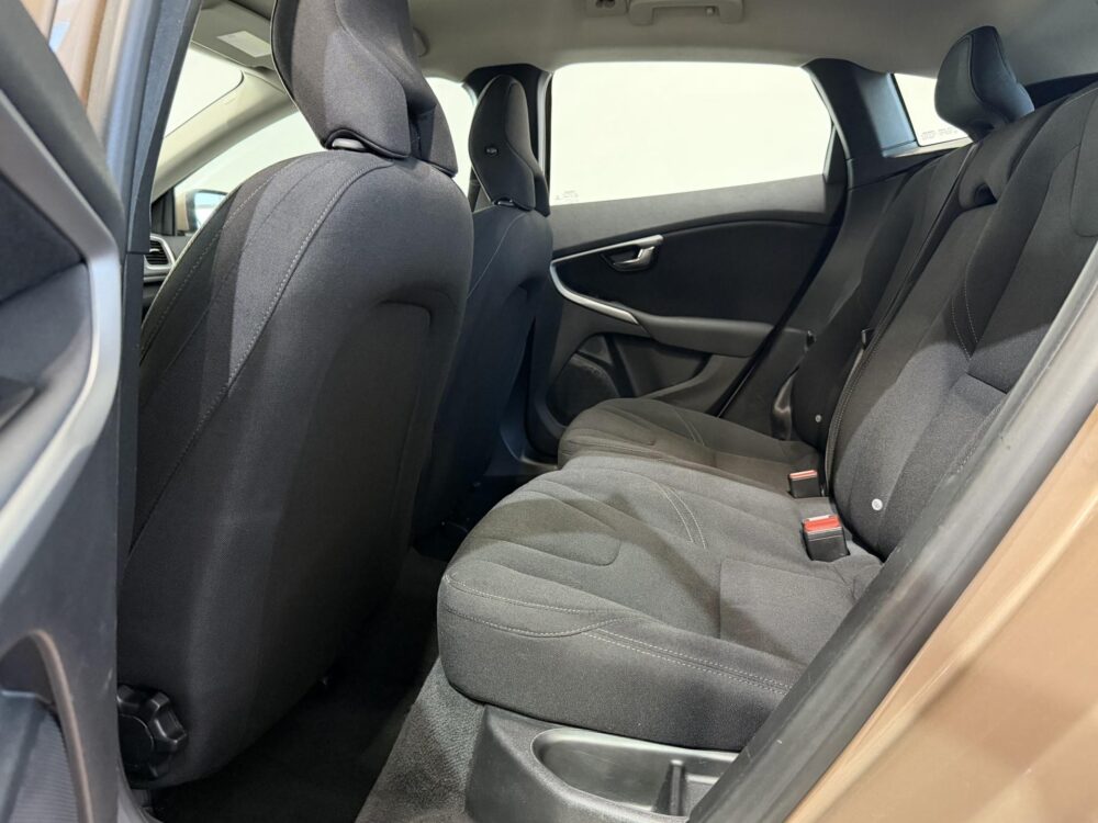 Volvo V40 11